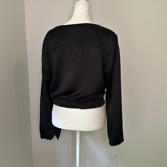 Abercrombie & Fitch black satin long-sleeve v-neck top size M - Picture 5 of 13